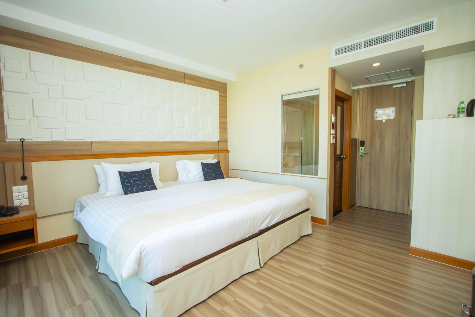 Sira Grande Hotel & Spa Patong Zewnętrze zdjęcie