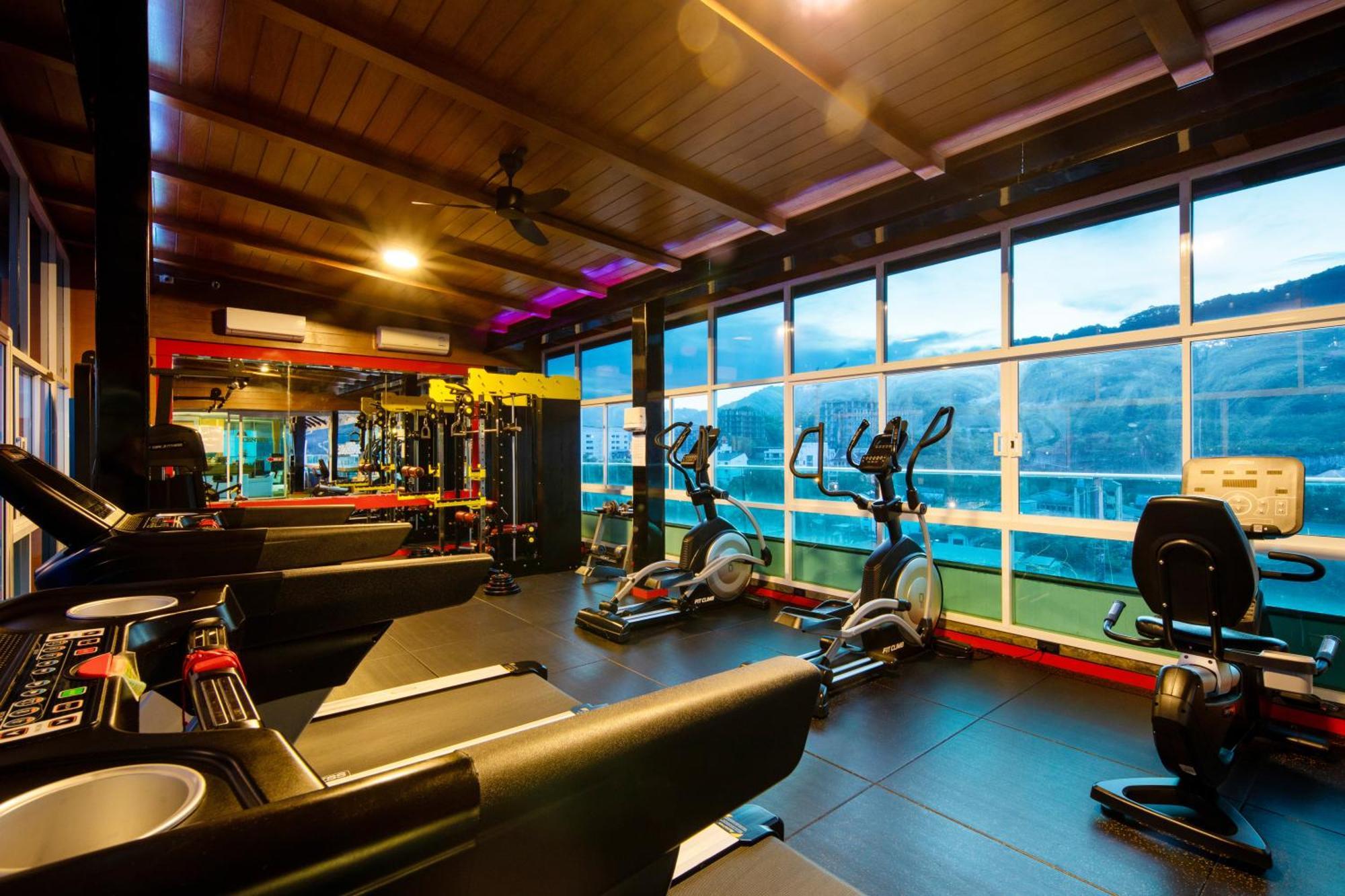 Sira Grande Hotel & Spa Patong Zewnętrze zdjęcie