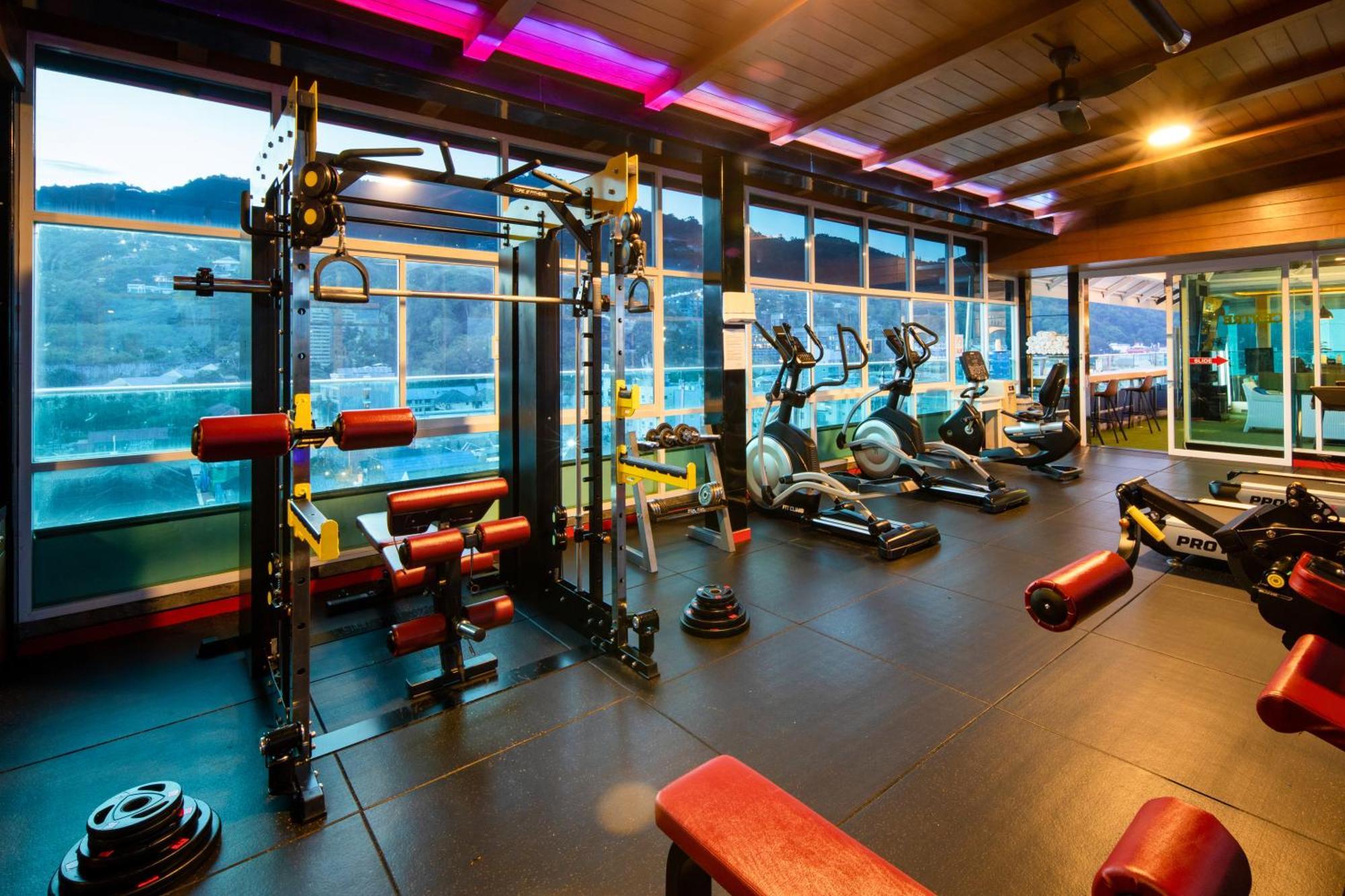 Sira Grande Hotel & Spa Patong Zewnętrze zdjęcie